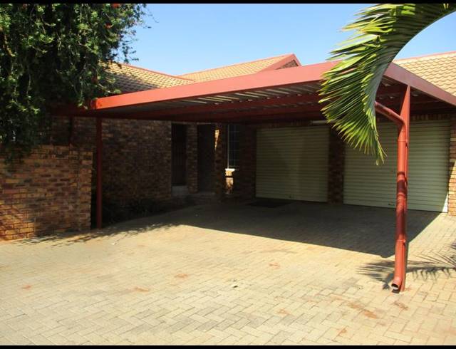 3 BEDROOM TOWNHOUSE FOR SALE IN ANNLIN